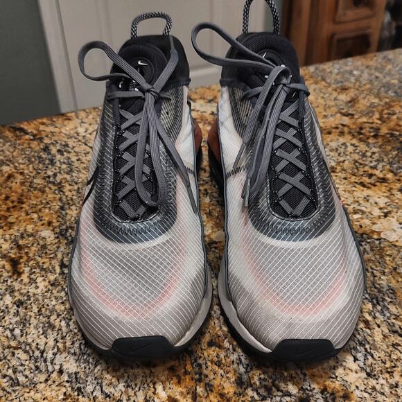 Rare Nike Air Max 270 Sneakers CV8835-001 Size 10 US main image 14